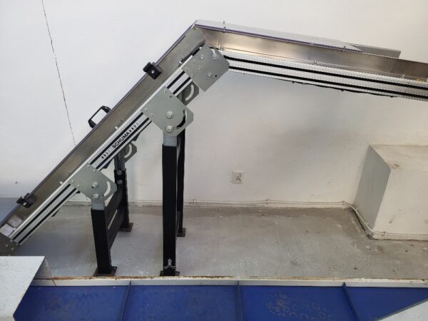 Taśmociąg Z 2500/1300/800 x 300 mm z regulacją prędkości - obrazek 5