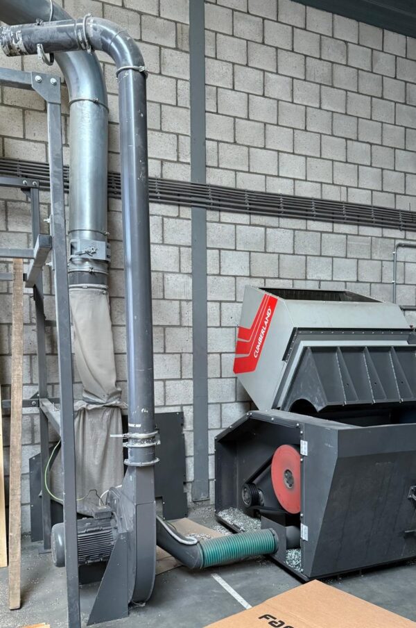 Młyn Cumberland z odciągiem tworzywa i pyłów - 40 kW - REZERWACJA