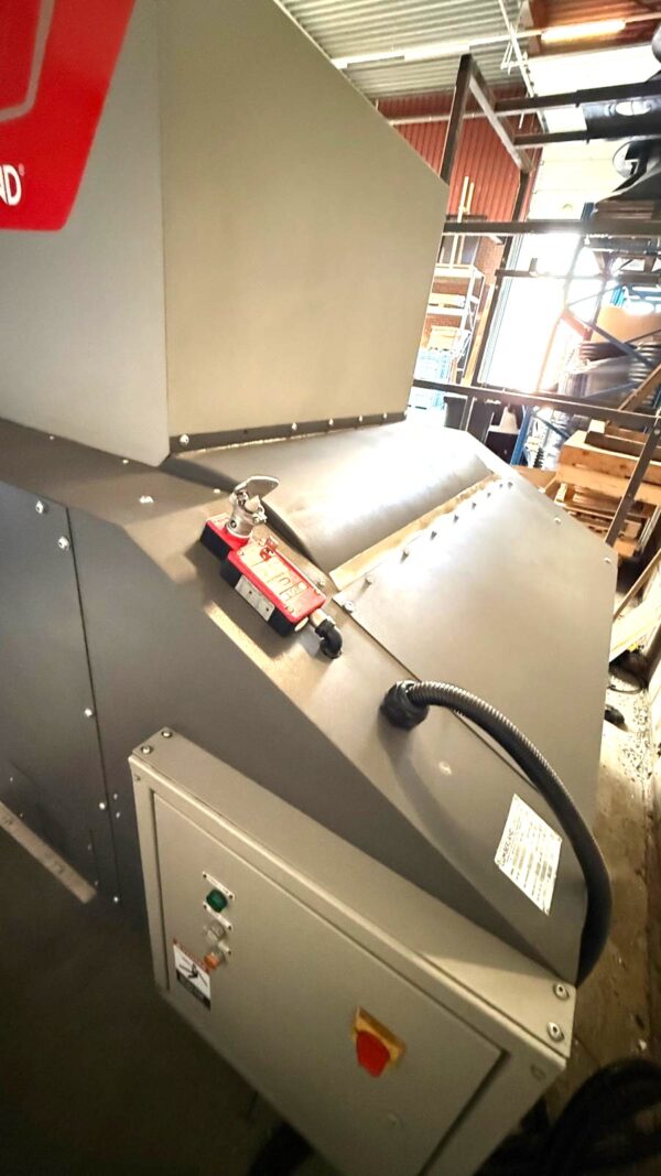 Młyn Cumberland z odciągiem tworzywa i pyłów - 40 kW - REZERWACJA - obrazek 3